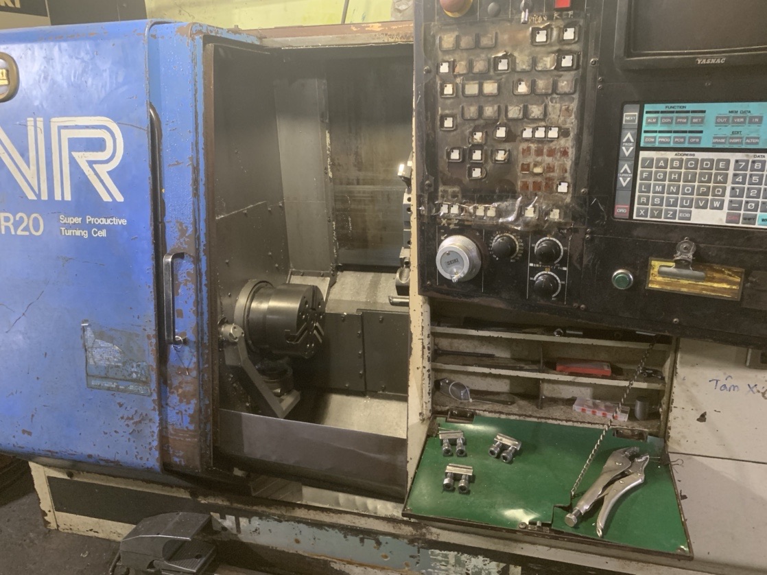CNC lathe machine 3.jpg